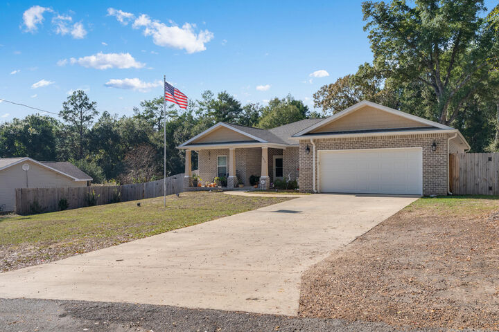 Property Photo: 2012 N Pearl Street FL 32536