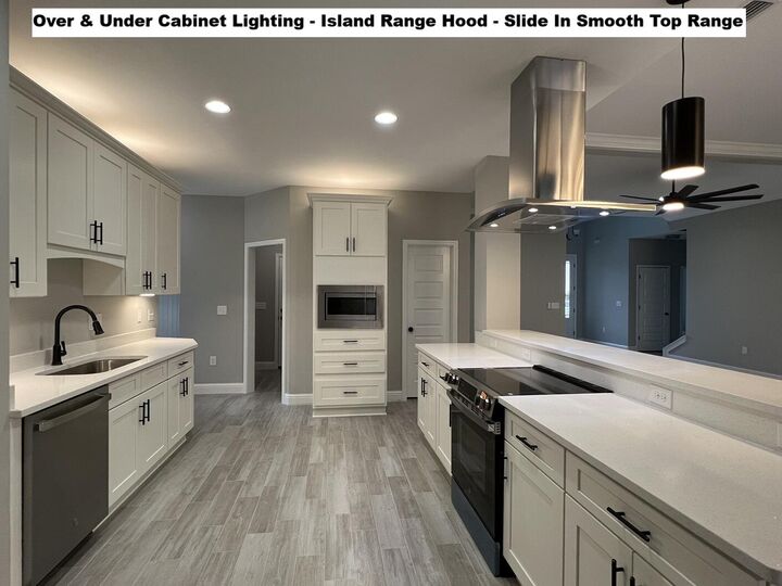 Property Photo: 4646 Chanteuse Parkway FL 32539