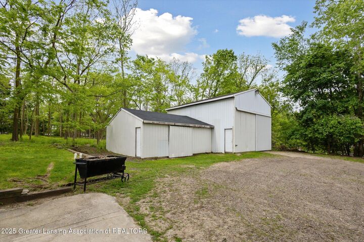 Property Photo:  1900 Kaplan Street  MI 48917 