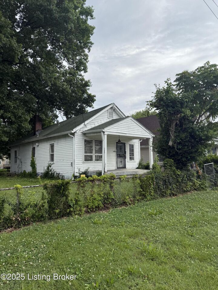 Property Photo: 4021 Grand Ave KY 40211