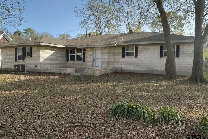 Property Photo:  605 N Line  TX 75773 