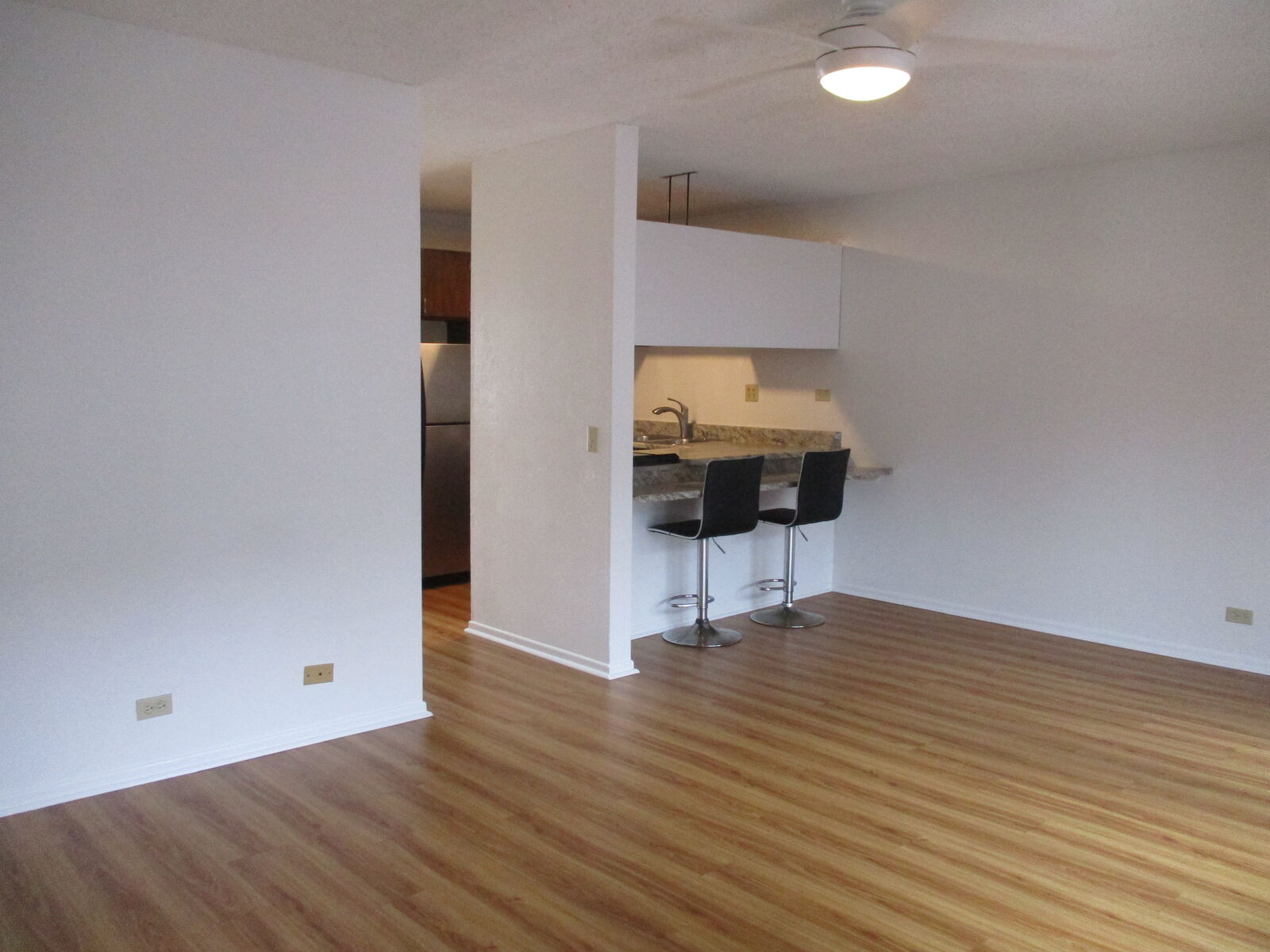 Property Photo: 33 Hualalai St 209 HI 96720