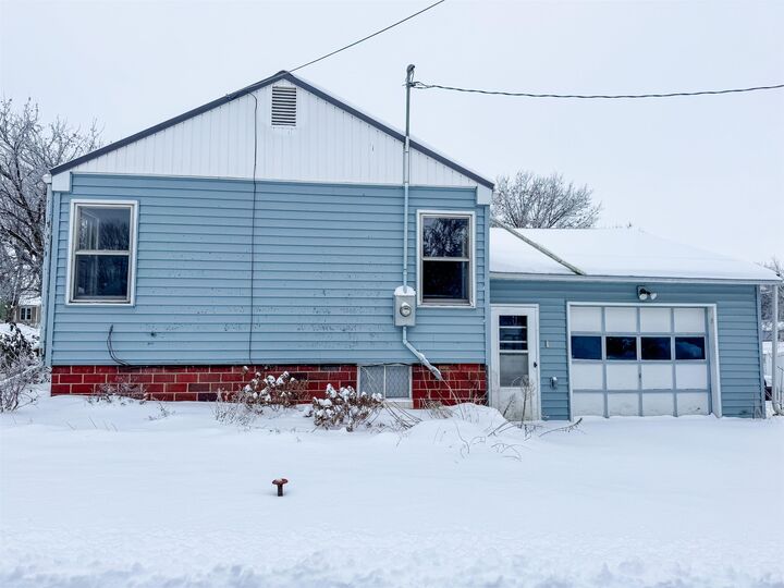 Property Photo: 119 N Wells IA 52175