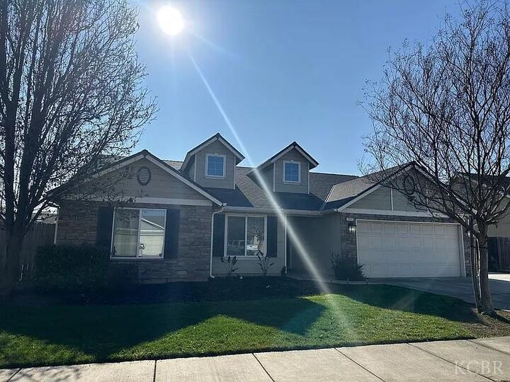 Property Photo:  3107 W Oriole Avenue  CA 93291 