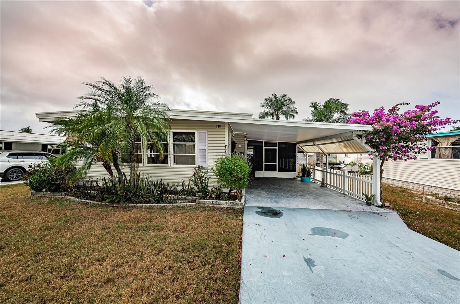 Property Photo: 10350 106th Avenue 11 FL 33773