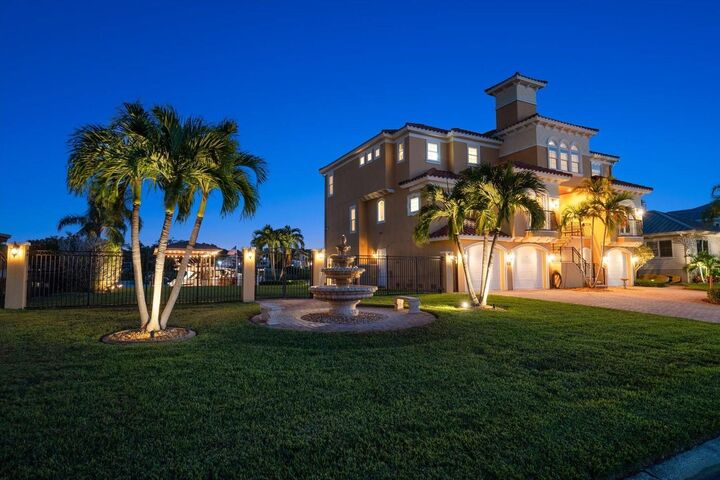 Property Photo: 211 Poinciana Lane FL 33770