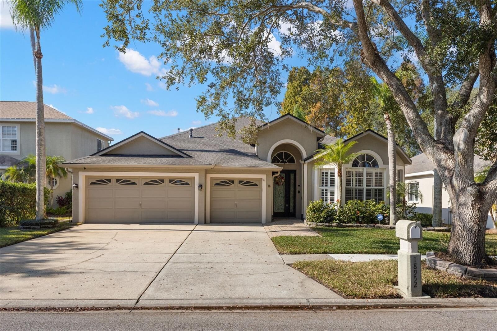 Property Photo: 18952 Maisons Drive FL 33558