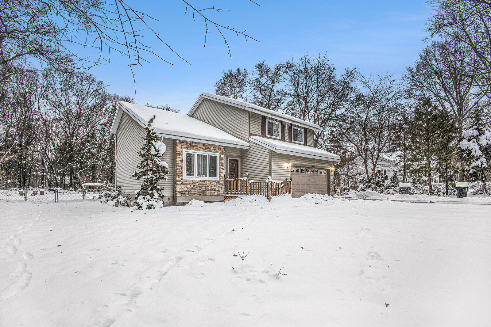 Property Photo:  2475 Riverdale Drive  MI 49457 