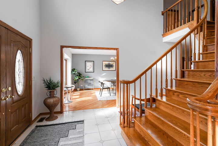 Property Photo: 1045 Crystal Court IL 60025