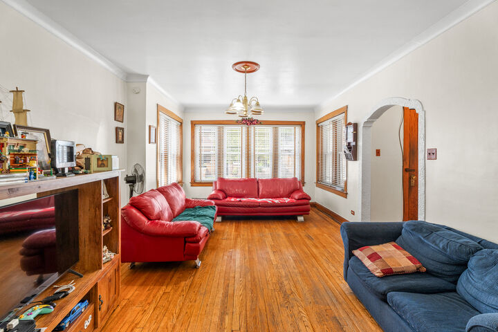 Property Photo: 5951 S Richmond Street IL 60629