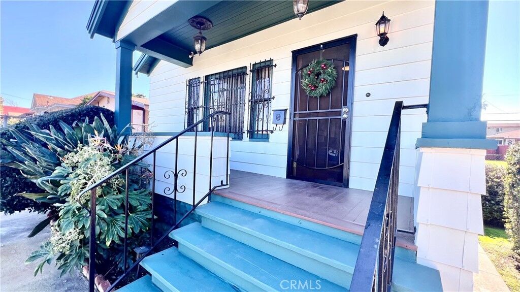 MLS#CV25272282: 2823 Webster Avenue, San Diego, CA 92113