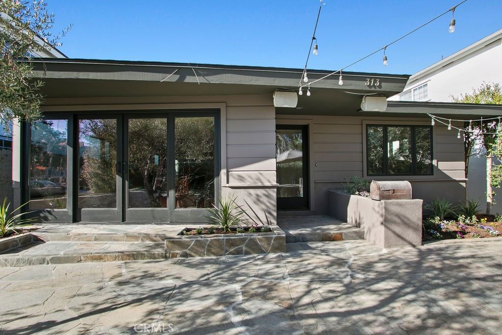 Property Photo:  313 Larkspur  CA 92625 