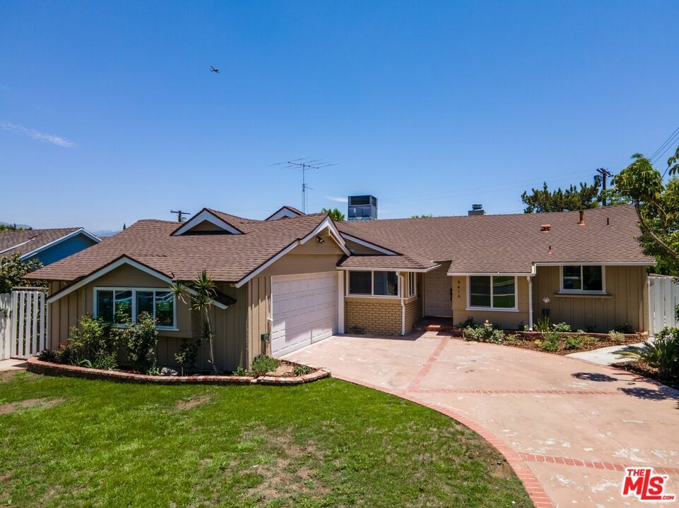 Property Photo:  9416 Ruffner Avenue  CA 91343 