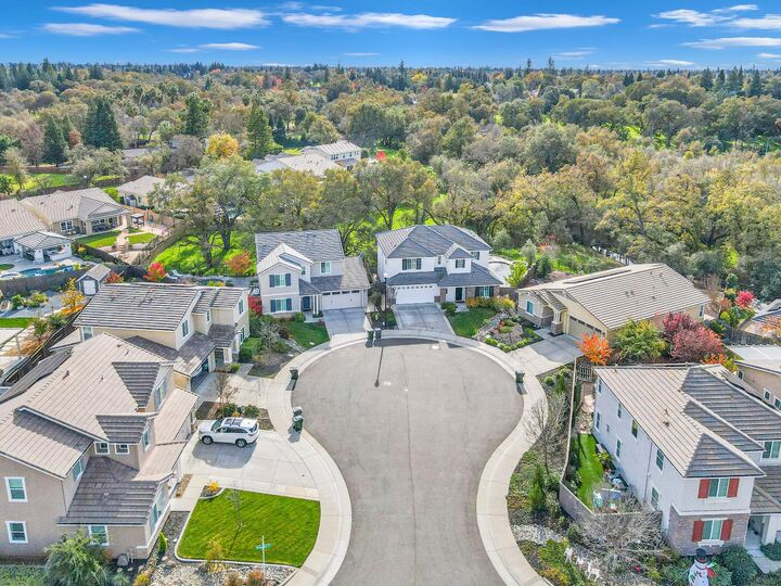 Property Photo: 216 Crystal Pond Court CA 95661