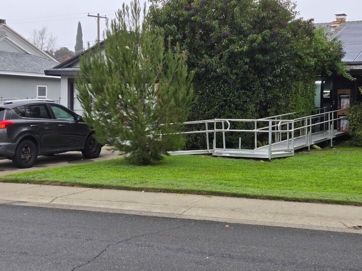 619 SE Norgard Court  Sacramento CA 95833 photo