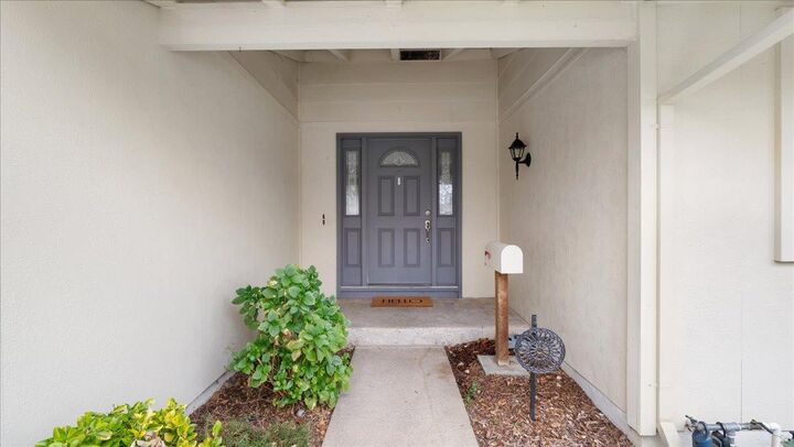 Property Photo: 1203 Cresthaven Drive CA 95678