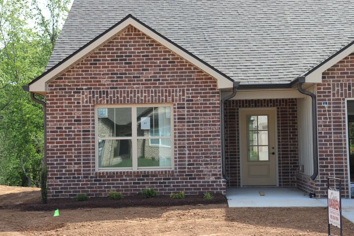 Property Photo: 603 Willow Park Dr TN 37043