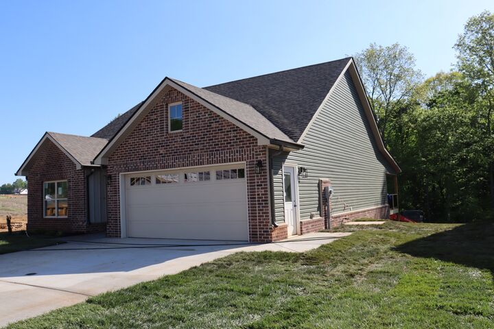 Property Photo:  603 Willow Park Dr  TN 37043 