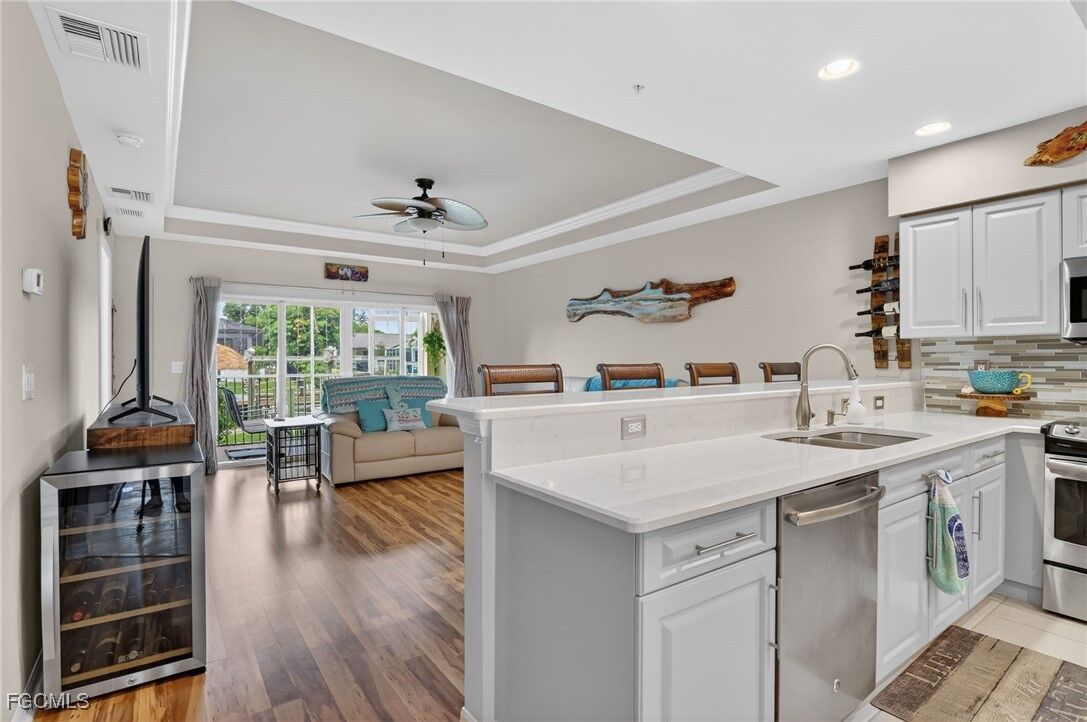 Property Photo:  1785 Four Mile Cove Parkway 312  FL 33990 