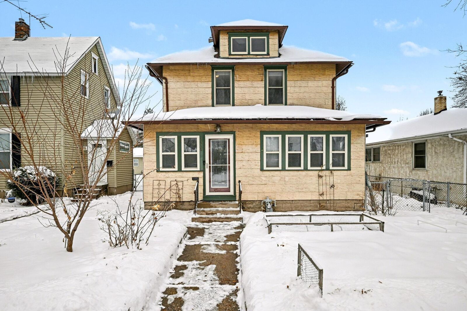 Property Photo:  1239 Charles Avenue  MN 55104 