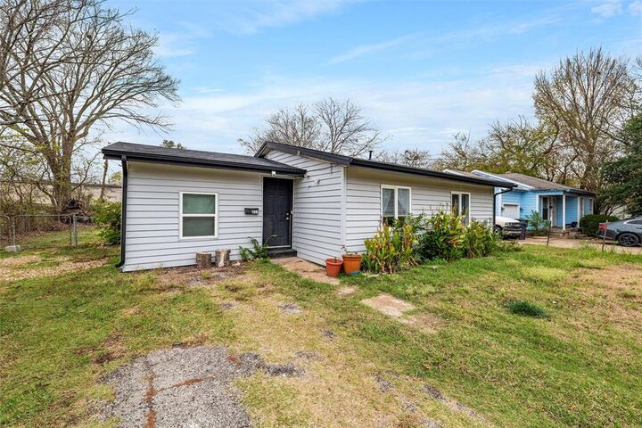 Property Photo: 315 Rea Avenue TX 75146