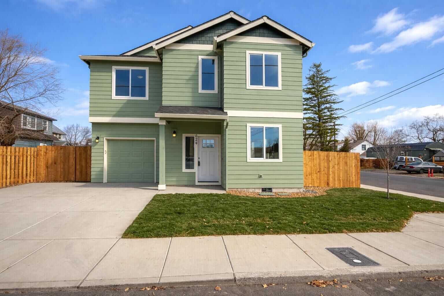 Property Photo:  624 NE Court Street  OR 97754 