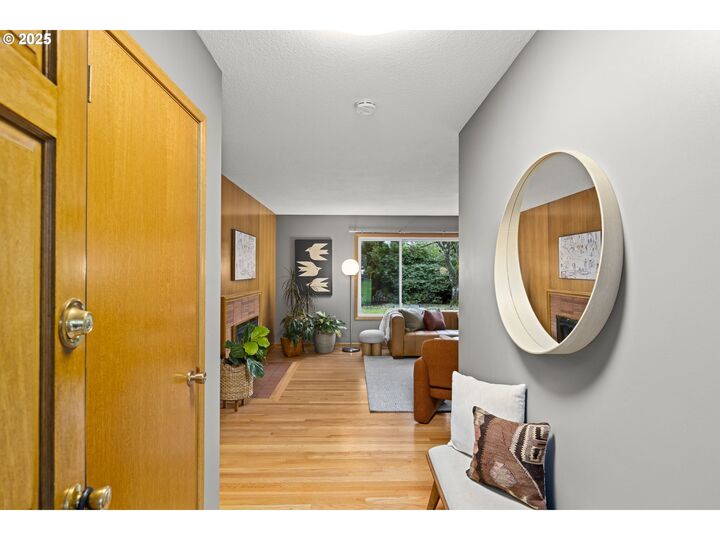 Property Photo: 306 NE 105th Ave OR 97220