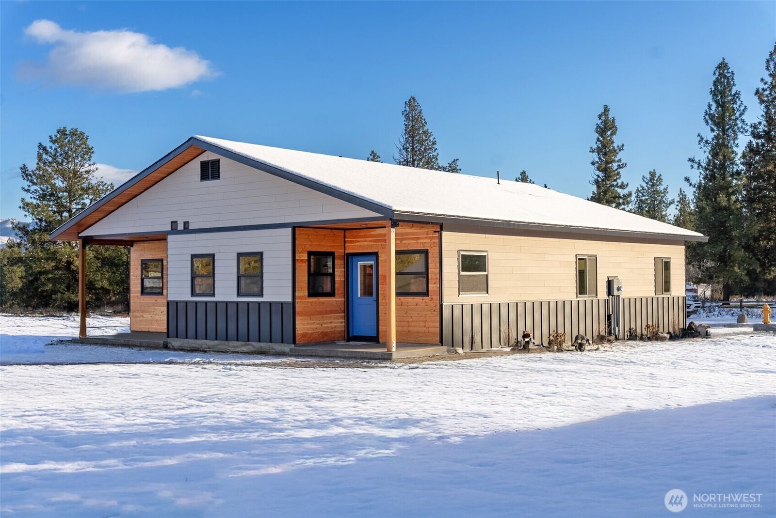 Property Photo: 7 Round Rock Lane WA 98862