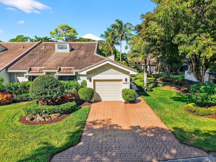 Property Photo:  6827 Parisian Way  FL 33467 