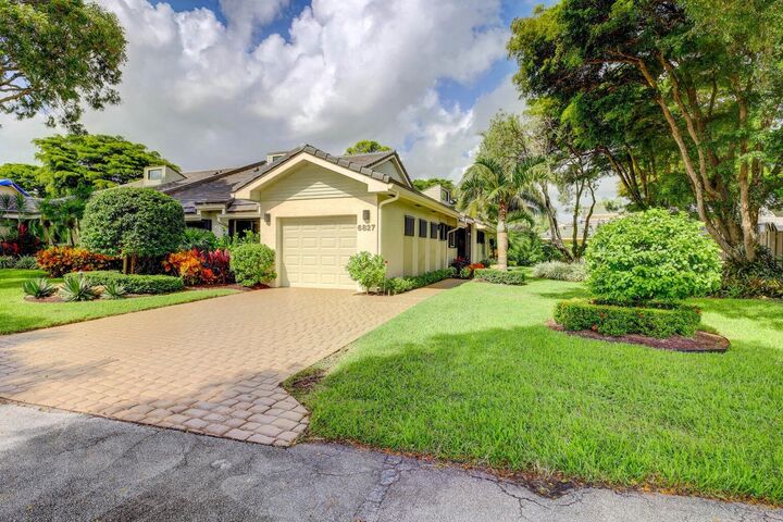 Property Photo:  6827 Parisian Way  FL 33467 