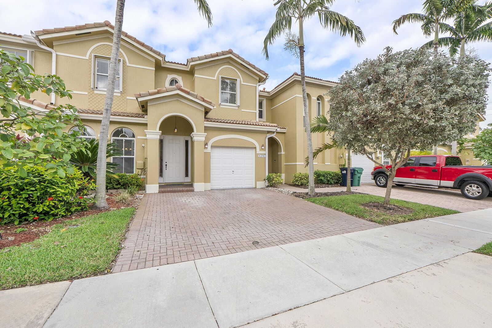 Property Photo: 13743 SW 116th Terrace FL 33186