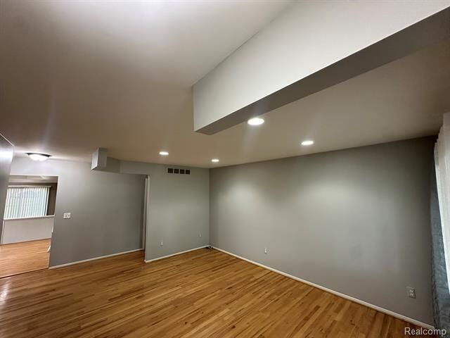 Property Photo:  3217 Barton Drive  MI 48310 