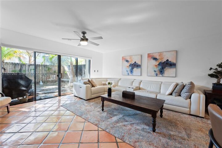 Property Photo: 7890 SW 86th St 10 FL 33143