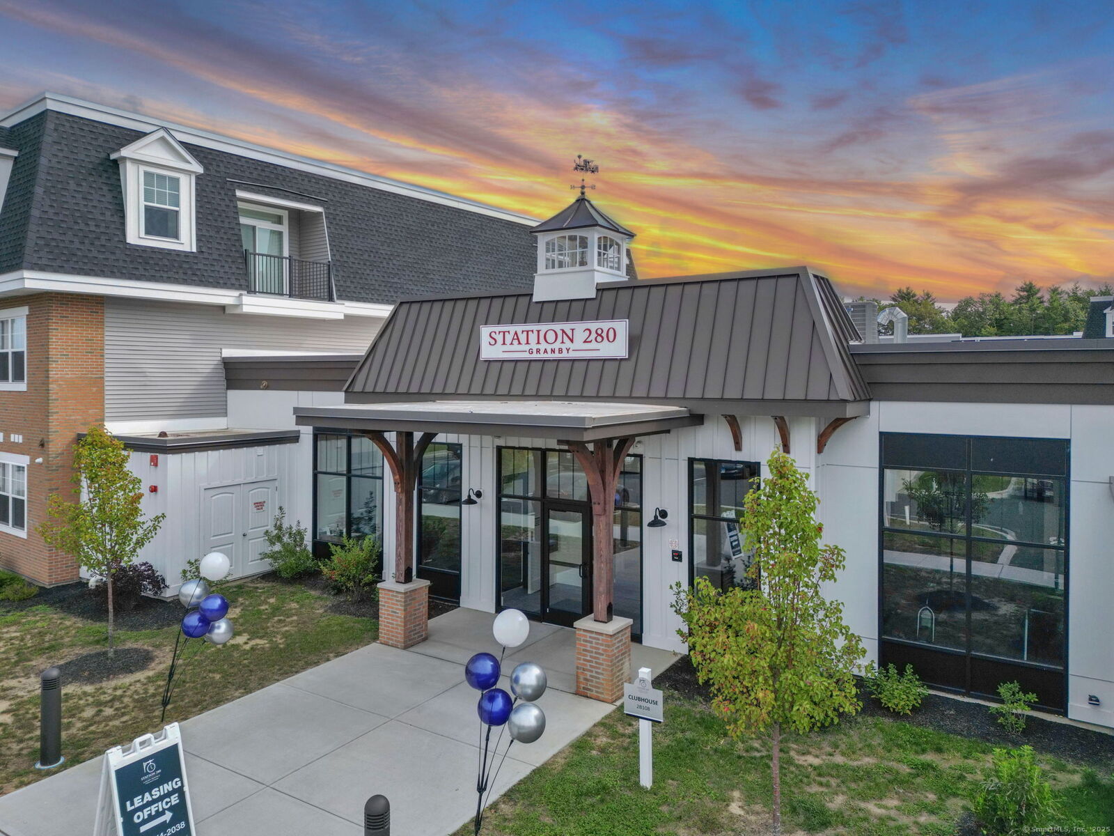 Property Photo:  280 Salmon Brook Street 6202A  CT 06035 