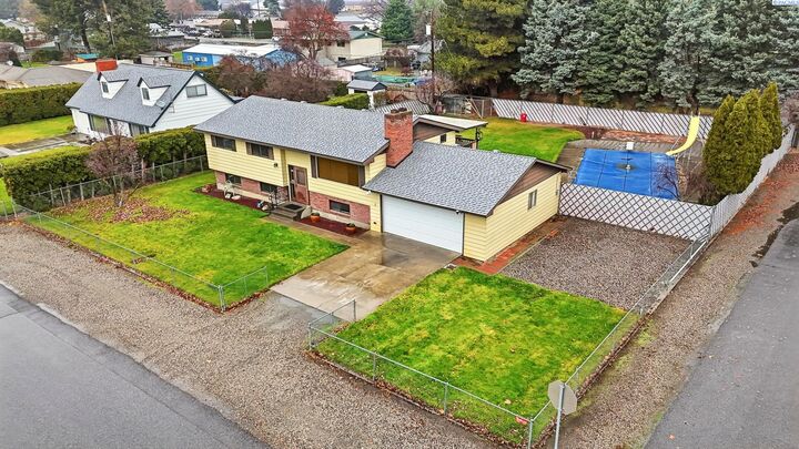 Property Photo:  3405 W Ella St  WA 99301 