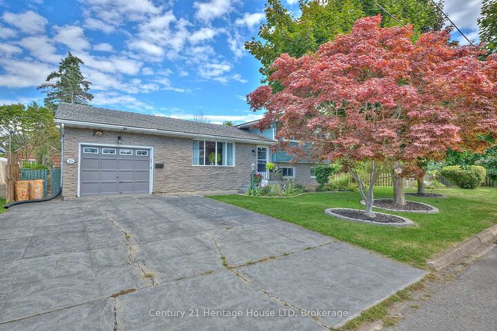 Property Photo:  15 Malkin Avenue  ON L2A 5H9 