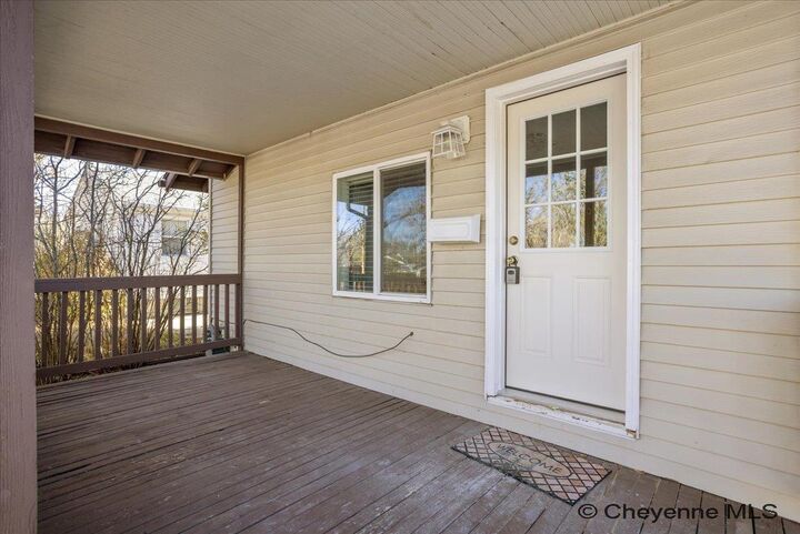 Property Photo: 615 E 6th St WY 82007