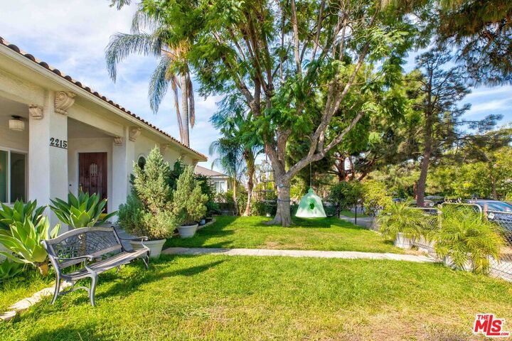 Property Photo: 2215 N Niagara St CA 91504
