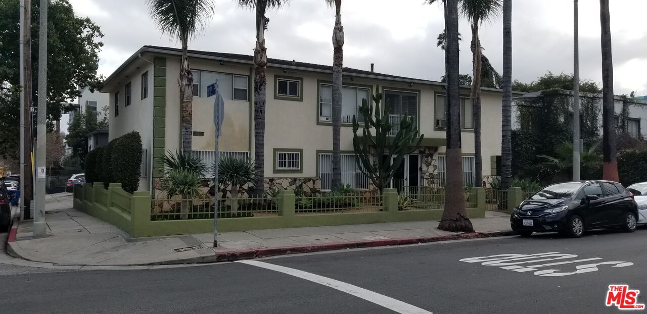 Property Photo: 5950 Carlton Way CA 90028