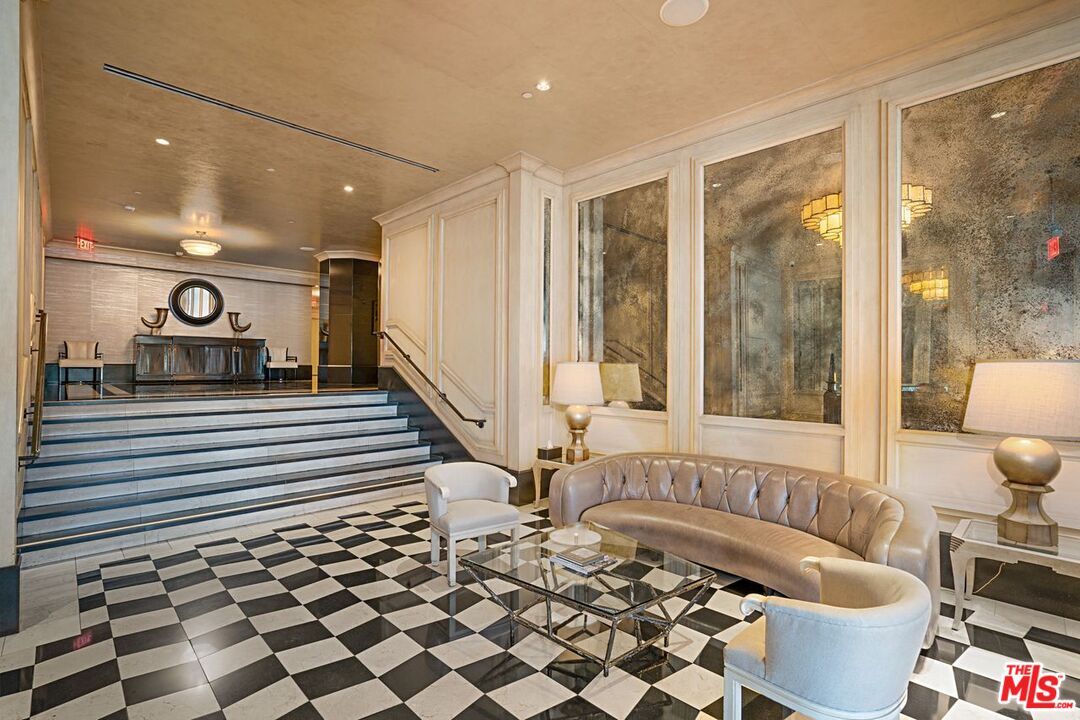 Property Photo: 1645 Vine St CA 90028