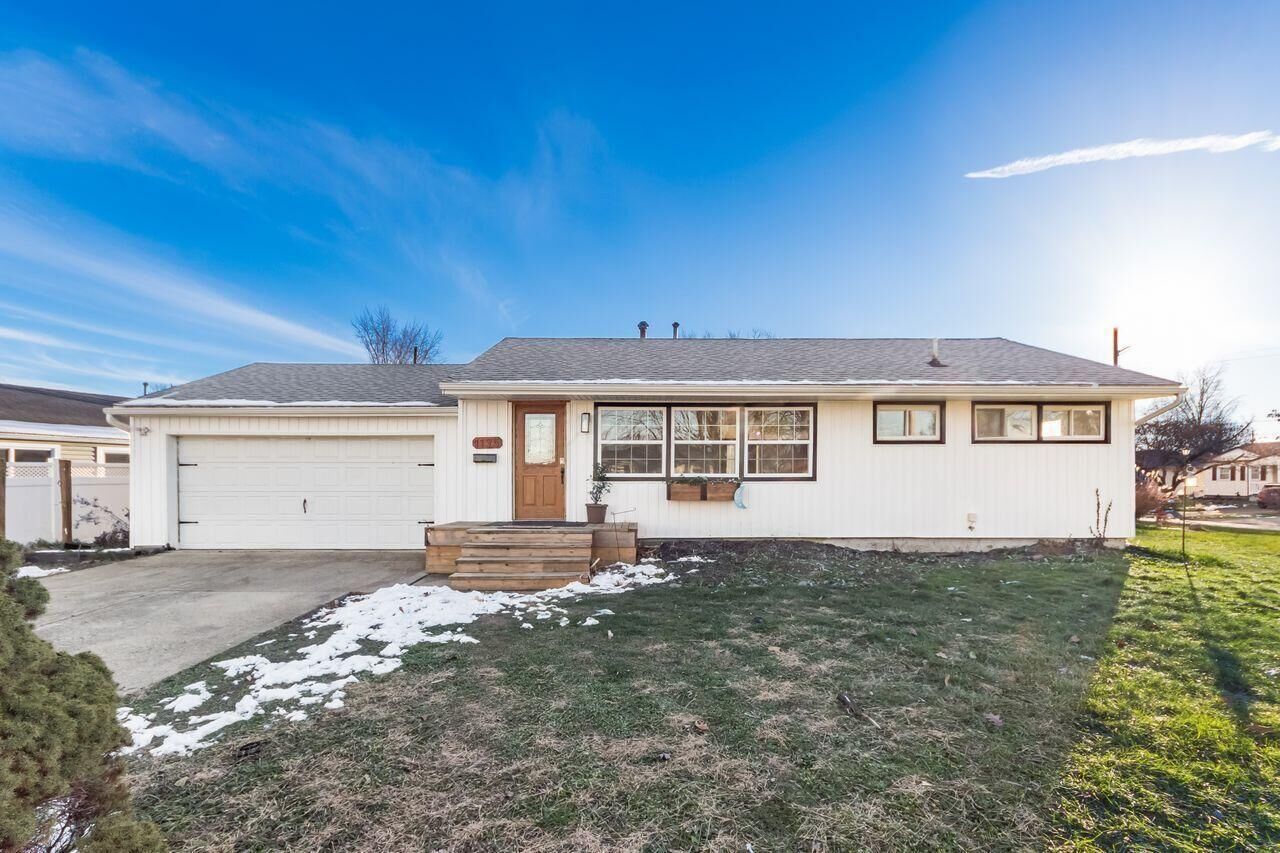 Property Photo: 1195 Huntly Drive OH 43227