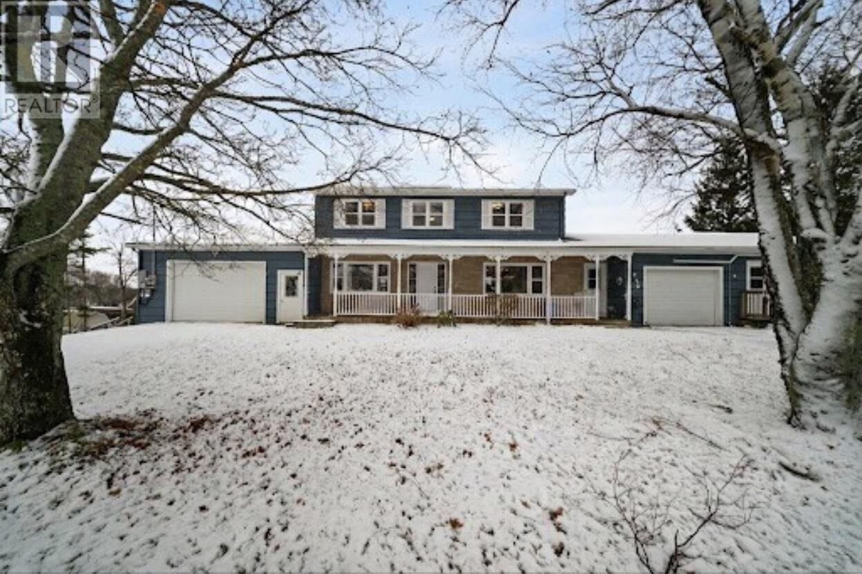 Photo de la propriété:  4 Maclean Avenue  PE C0B 1M0 