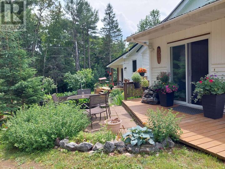 Property Photo: 322 Kuno Road ON K0L 1G0