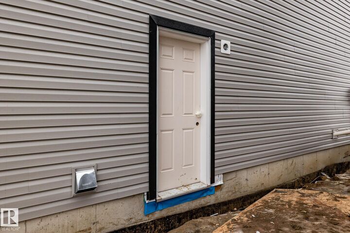 Property Photo:  43 Renwyck Place  AB T7X 4E1 