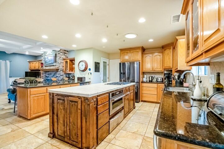 Property Photo: 31767 Road 166 CA 93292