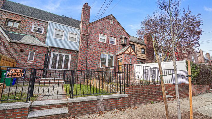 Property Photo:  2521 Yates Avenue  NY 10469 