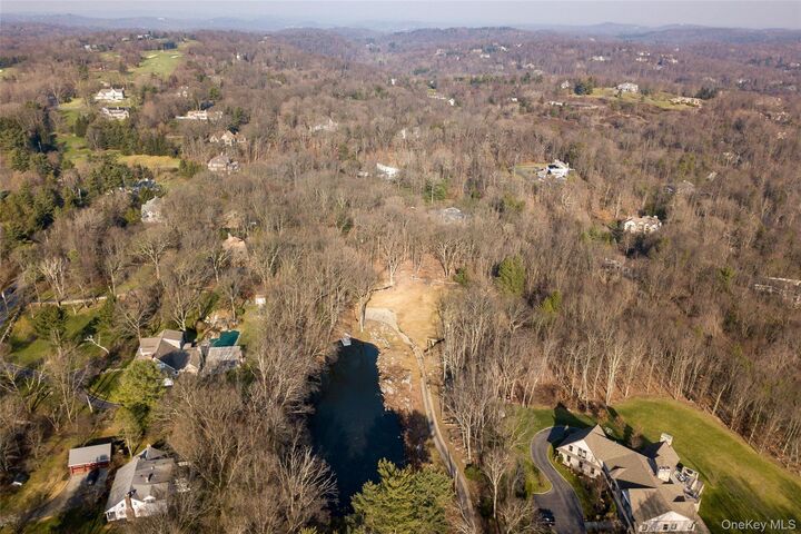 Property Photo: 4 Ledgewood Place NY 10504