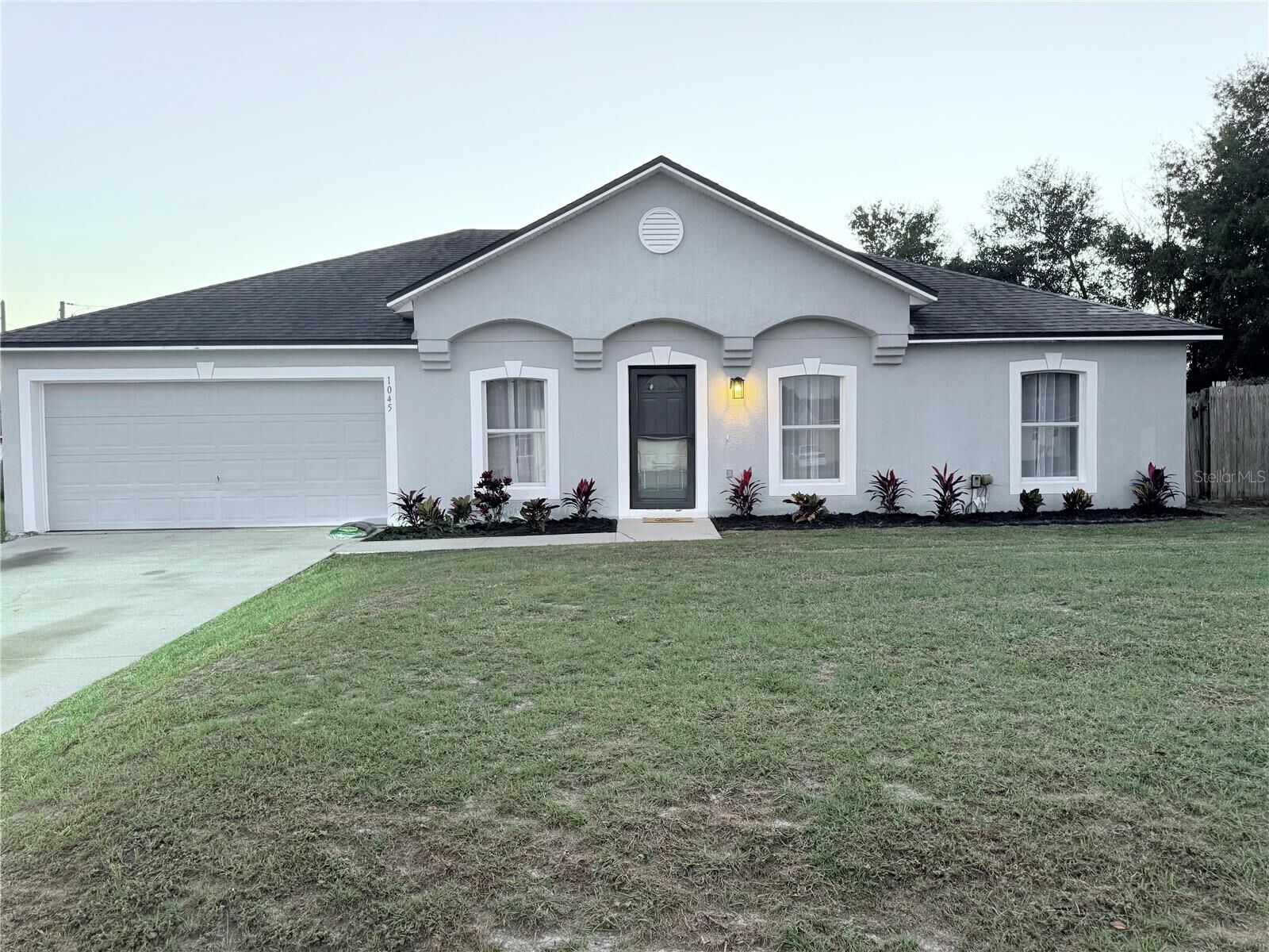 Property Photo: 1045 Belvedere Drive FL 32725