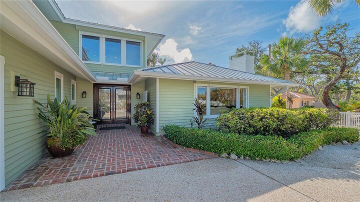 Property Photo:  1042 N Casey Key Road  FL 34229 