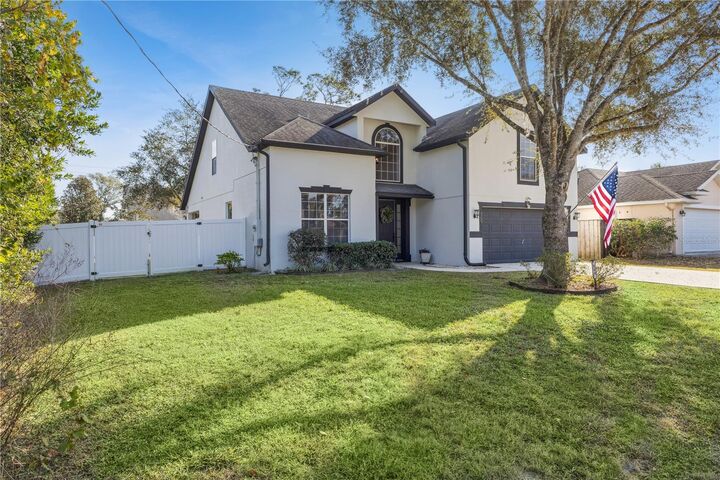 Property Photo: 609 Rhodes Drive FL 32720